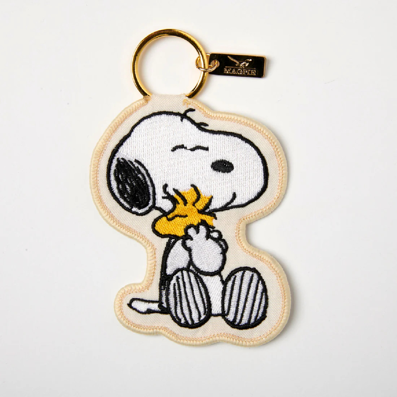 Magpie Peanuts Key Charm Hug