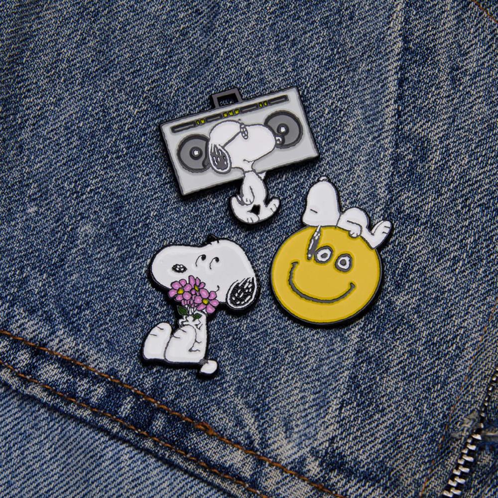 Peanuts Friends Forever Enamel Pin - Snoopy